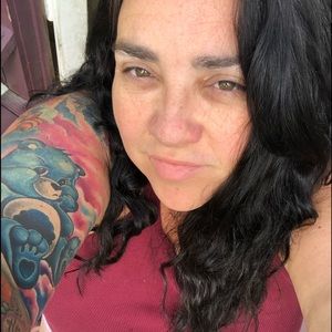 Meet your Posher, Angela